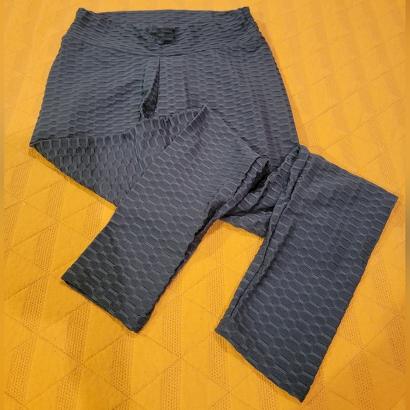 Women's High Waist, textured, lifting yoga pants - Picture 8 of 11